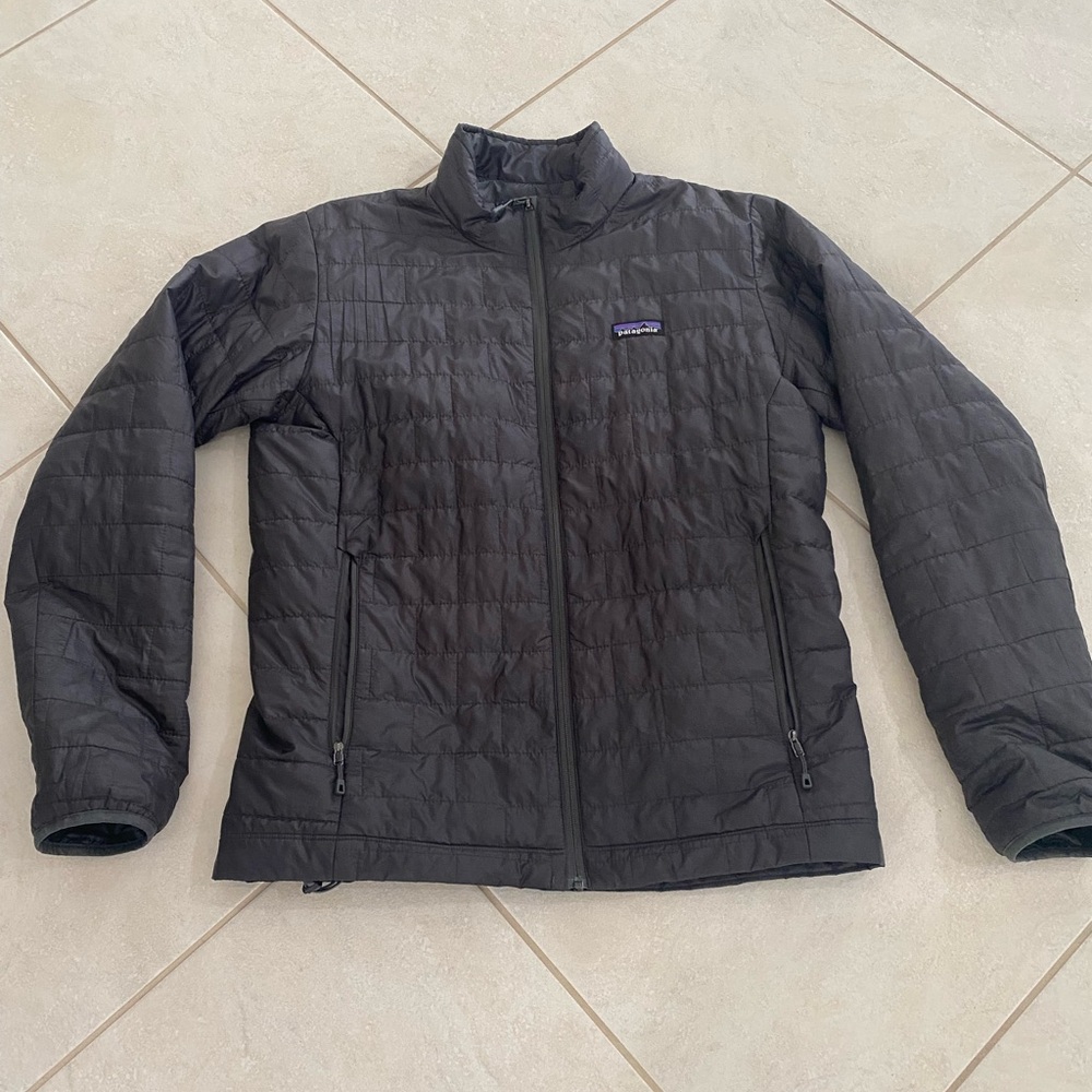 Patagonia Black Quilted Puffer Jacket for Everyday Wear